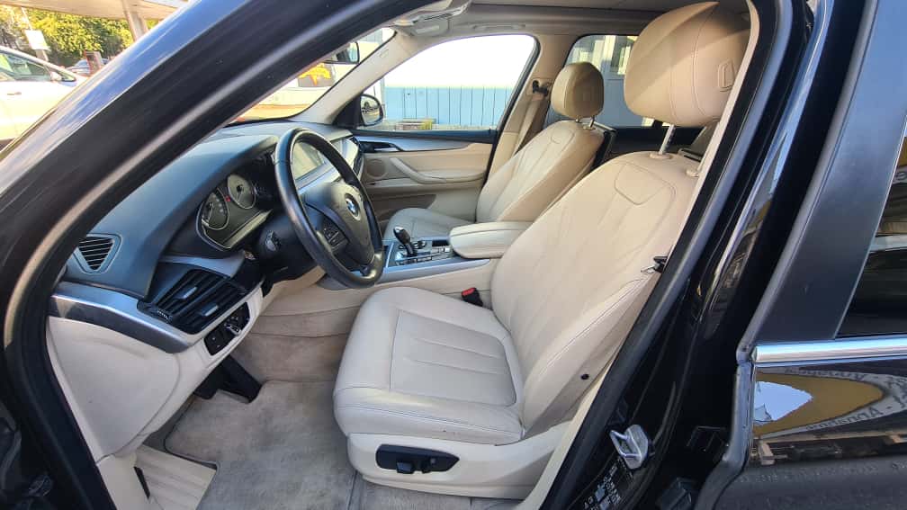 BMW X5 xDrive 30d Steptronic ** 7-Plätzer mit Voll-Leder Ausstattung ** PR-Glasdach ** AHK **-image-10