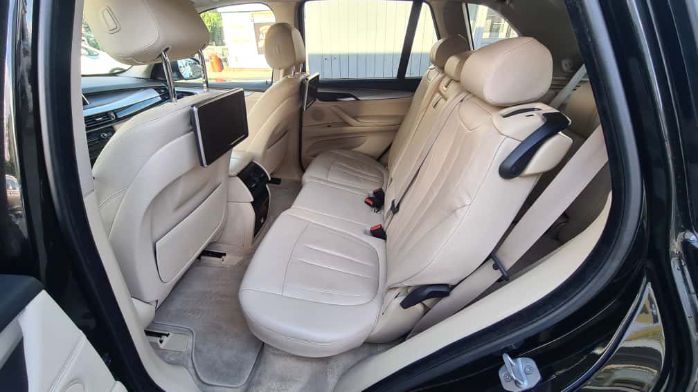 BMW X5 xDrive 30d Steptronic ** 7-Plätzer mit Voll-Leder Ausstattung ** PR-Glasdach ** AHK **-image-12