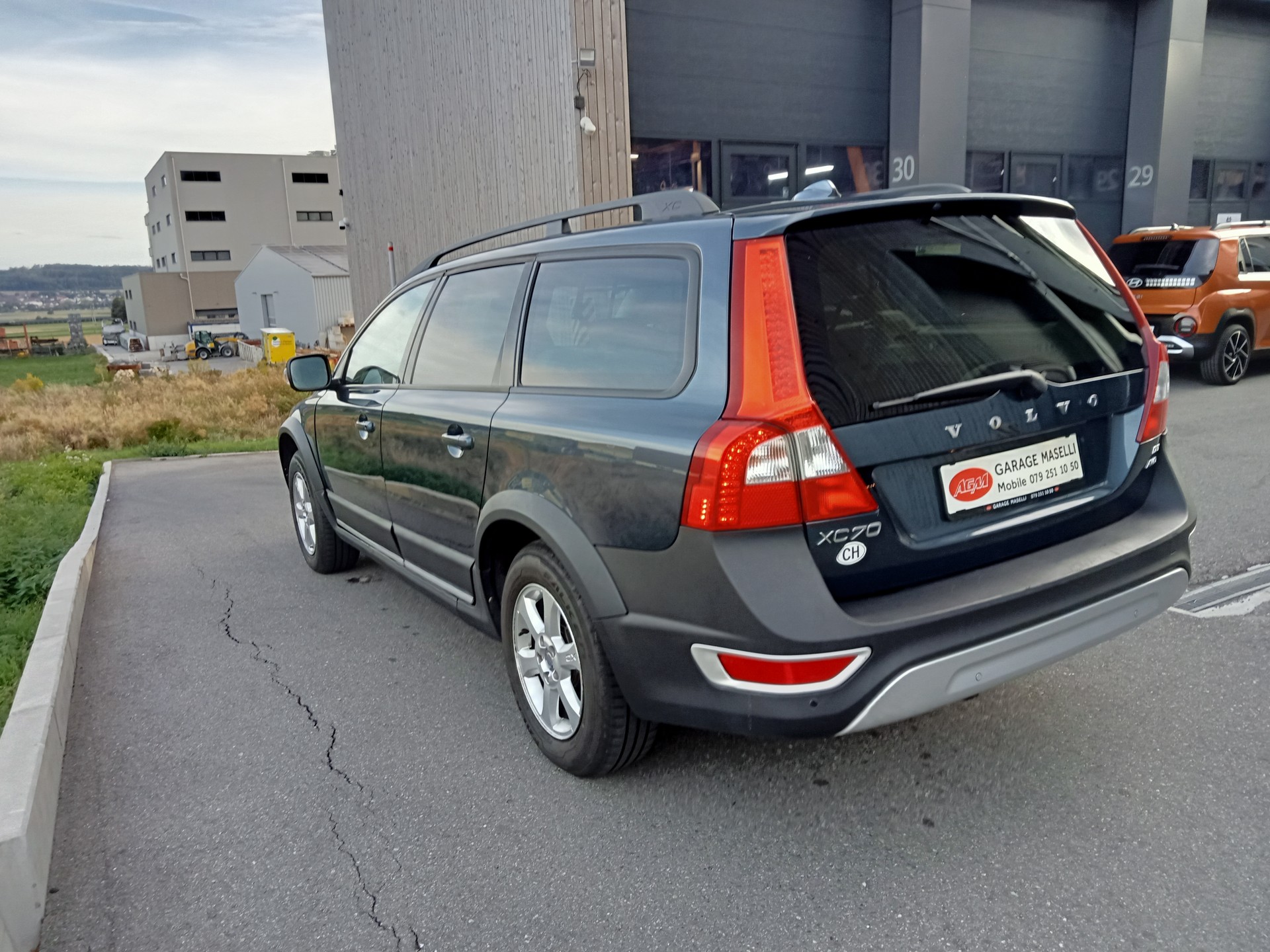 VOLVO XC70 D5 AWD Kinetic-image-5