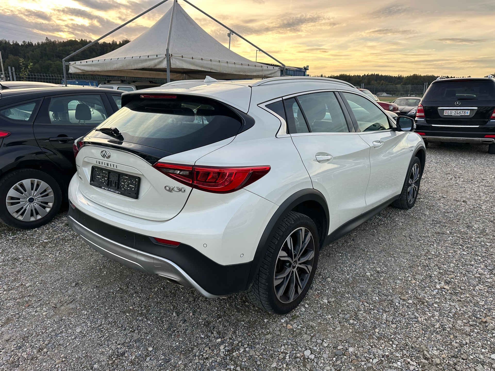 INFINITI QX30 2.2d Premium DCT AWD-image-3