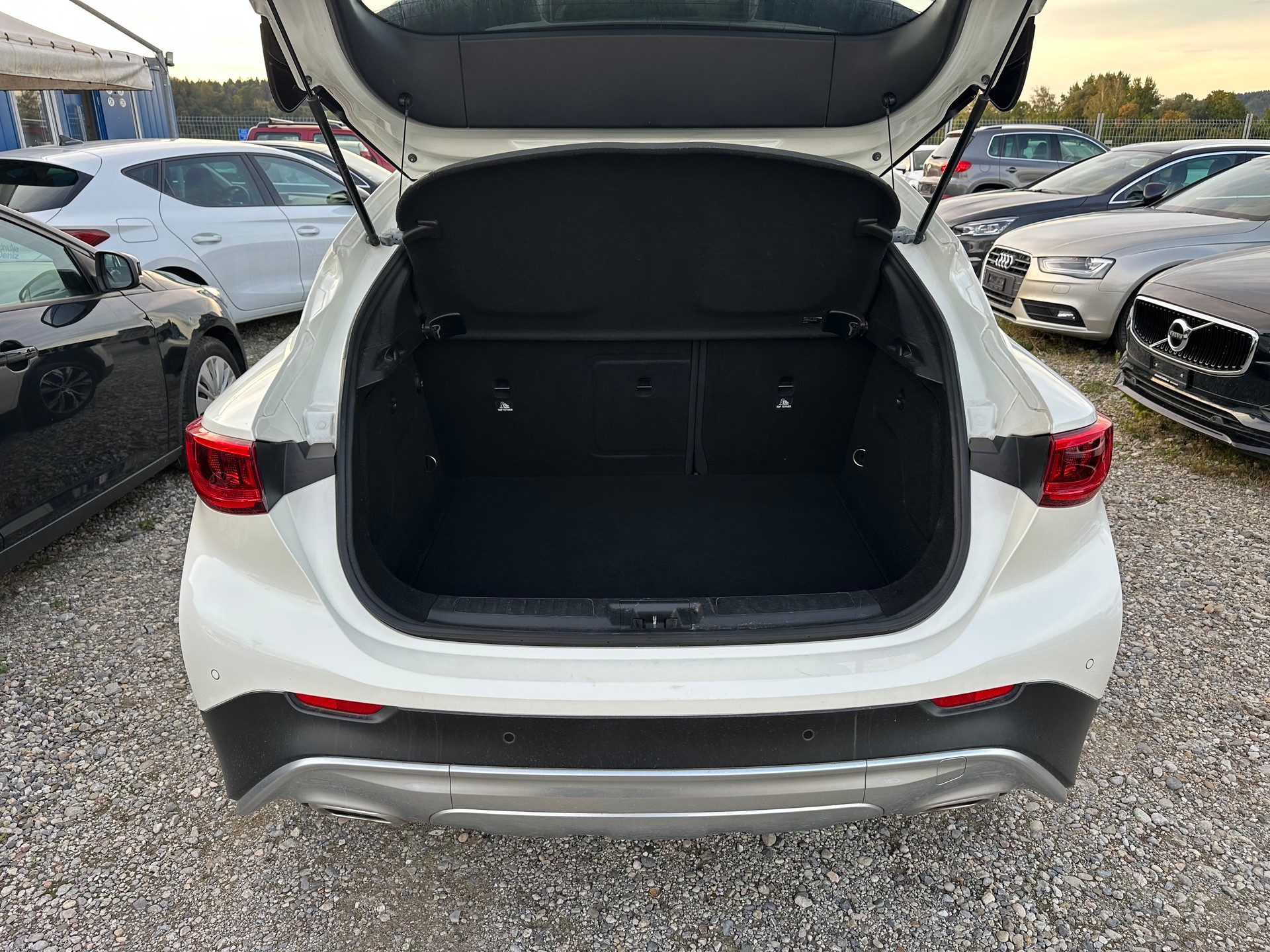INFINITI QX30 2.2d Premium DCT AWD-image-6