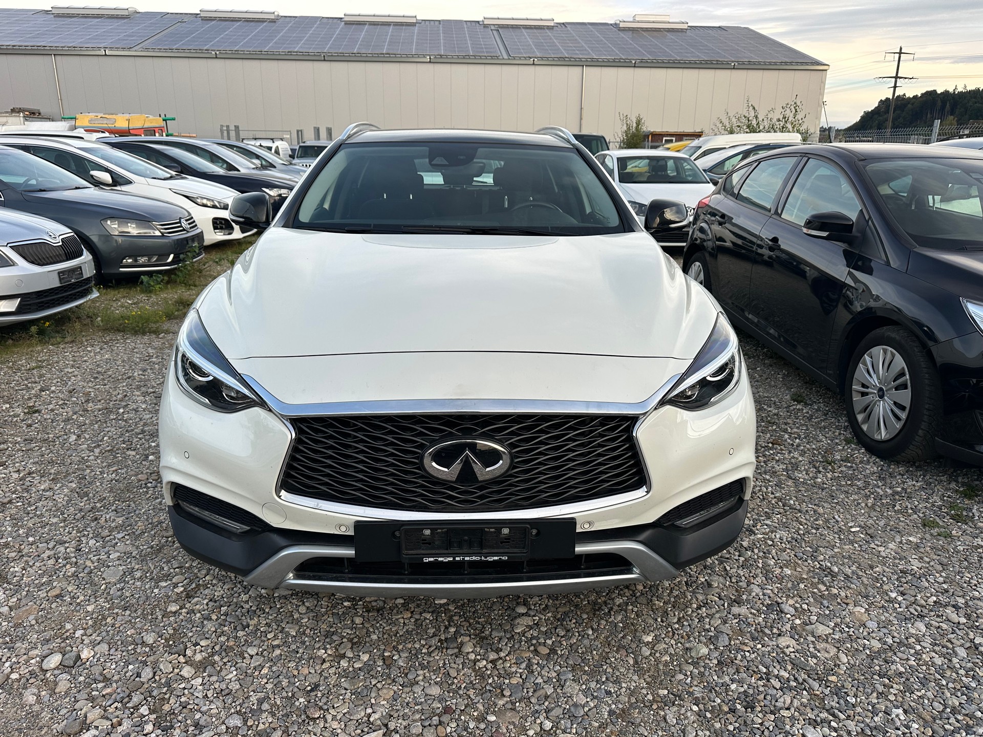 INFINITI QX30 2.2d Premium DCT AWD-image-1