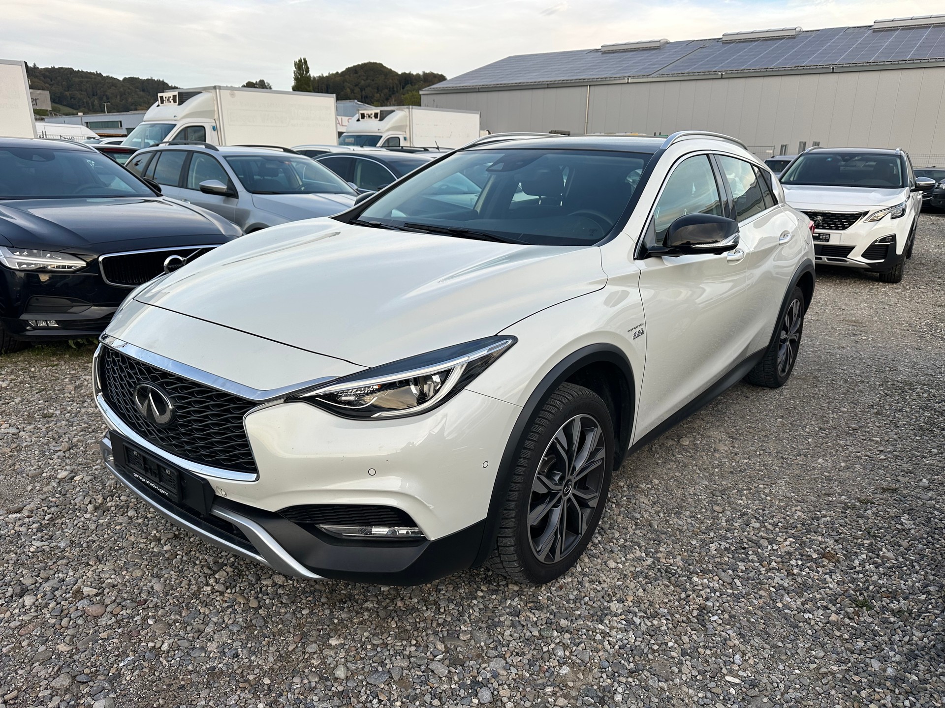 INFINITI QX30 2.2d Premium DCT AWD-image-0