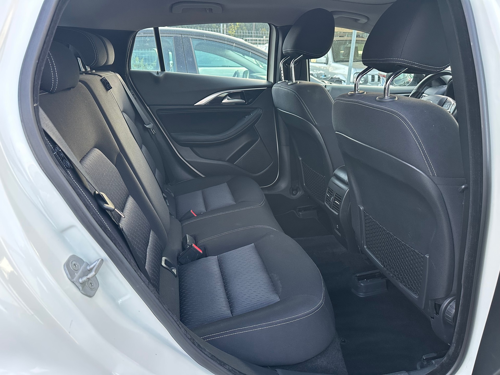 INFINITI QX30 2.2d Premium DCT AWD-image-13