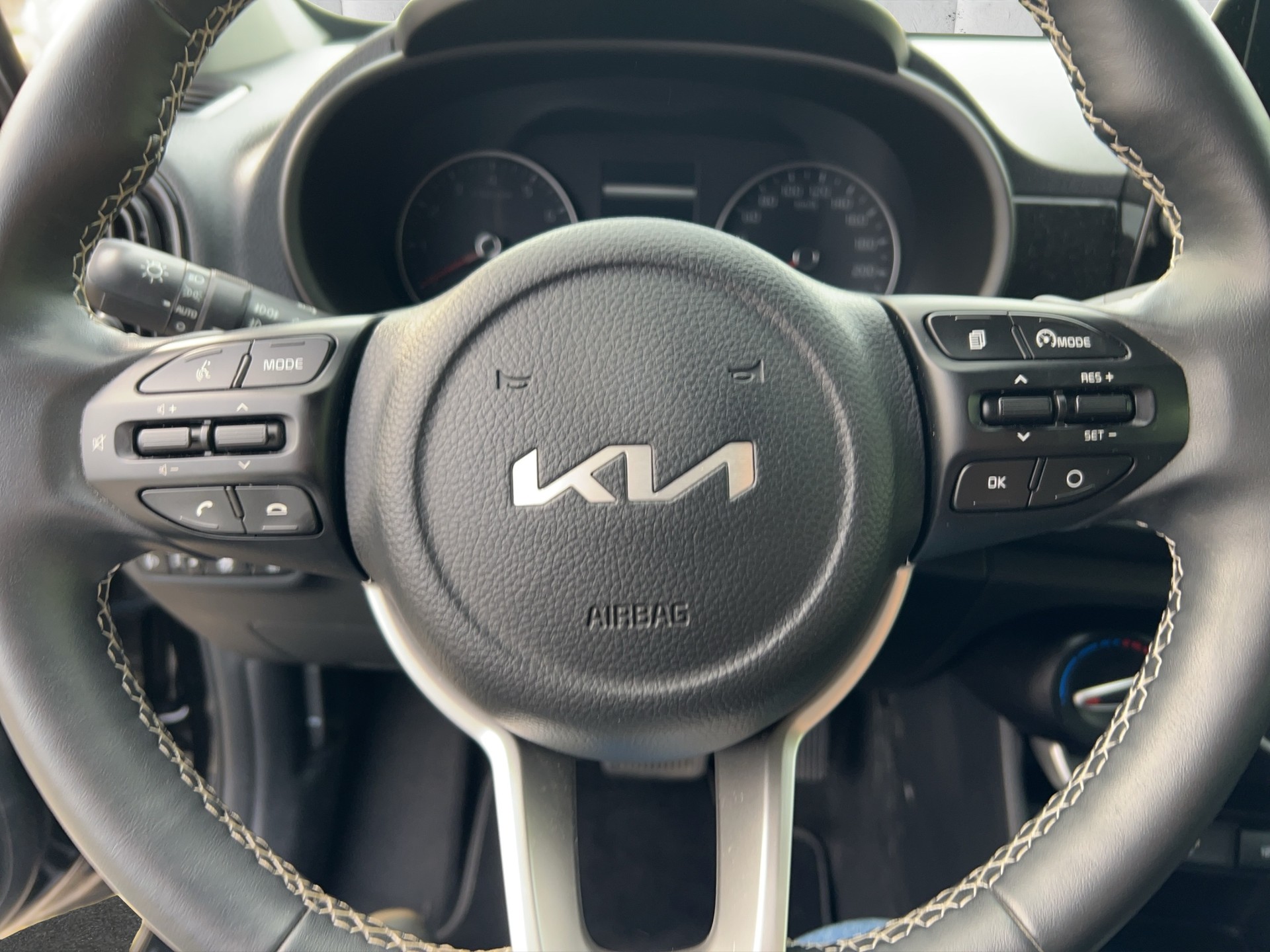 KIA Picanto 1.0 CVVT First Edition AMT-image-11
