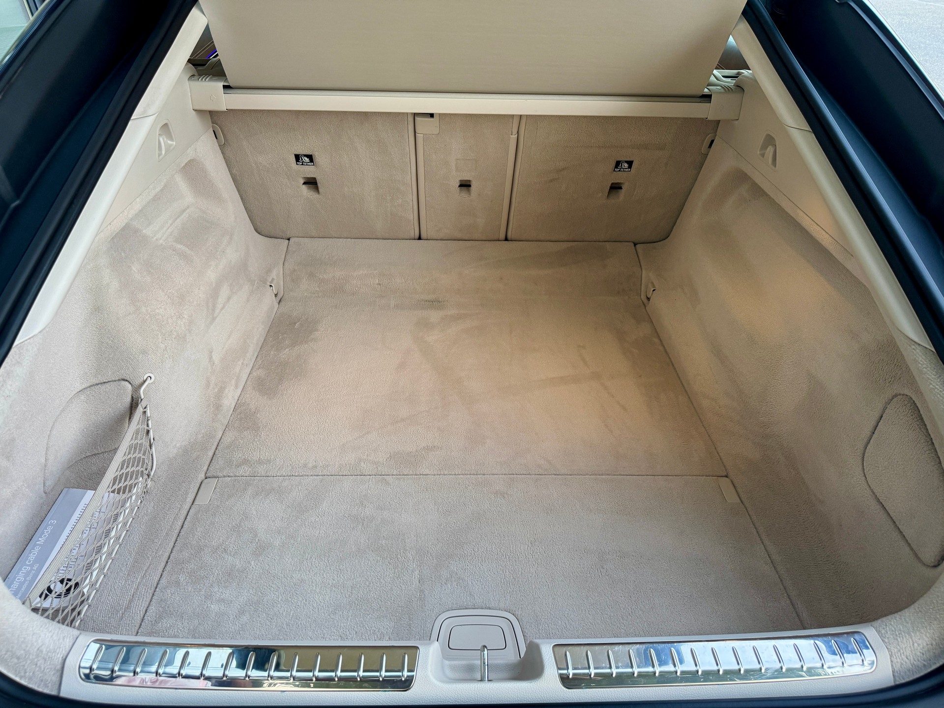 MERCEDES-BENZ EQS 450+-image-12