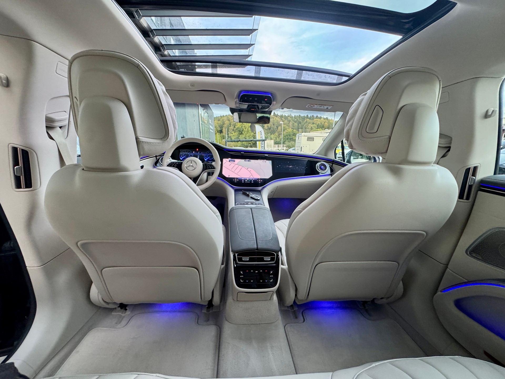 MERCEDES-BENZ EQS 450+-image-11