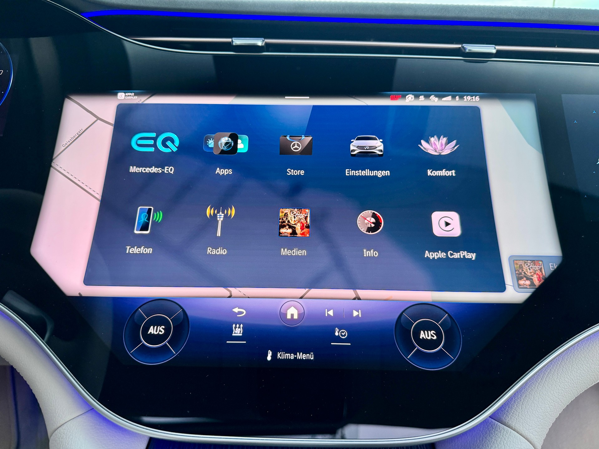 MERCEDES-BENZ EQS 450+-image-18