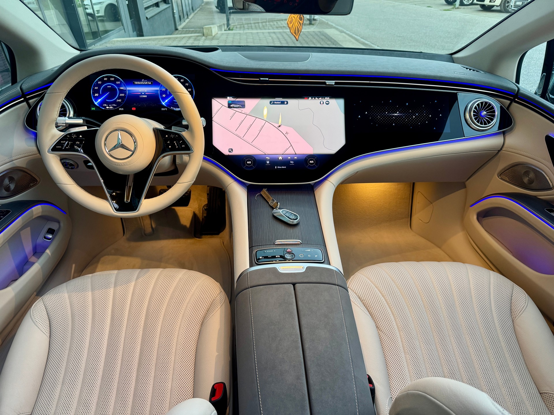 MERCEDES-BENZ EQS 450+-image-7
