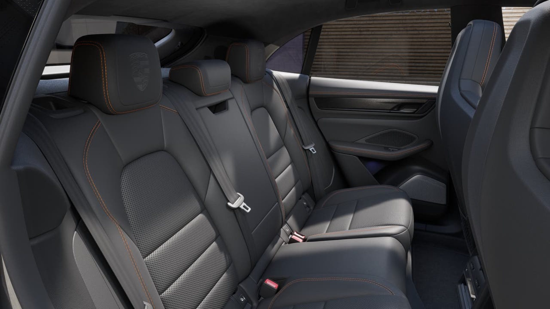 PORSCHE Macan Turbo-image-12