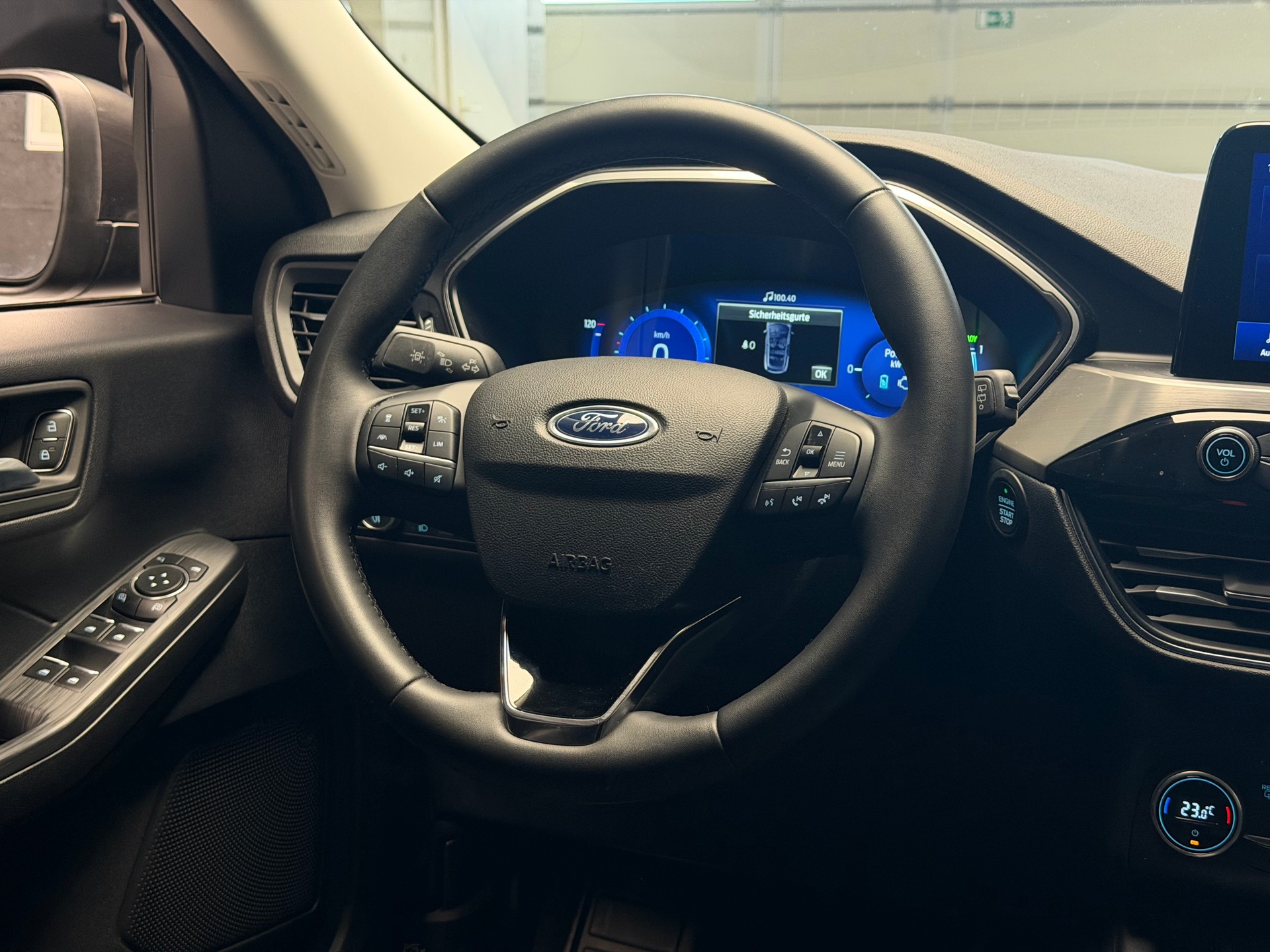 FORD Kuga 2.5 FHEV Titanium X 4WD • B&O, ACC, KAMERA-image-8