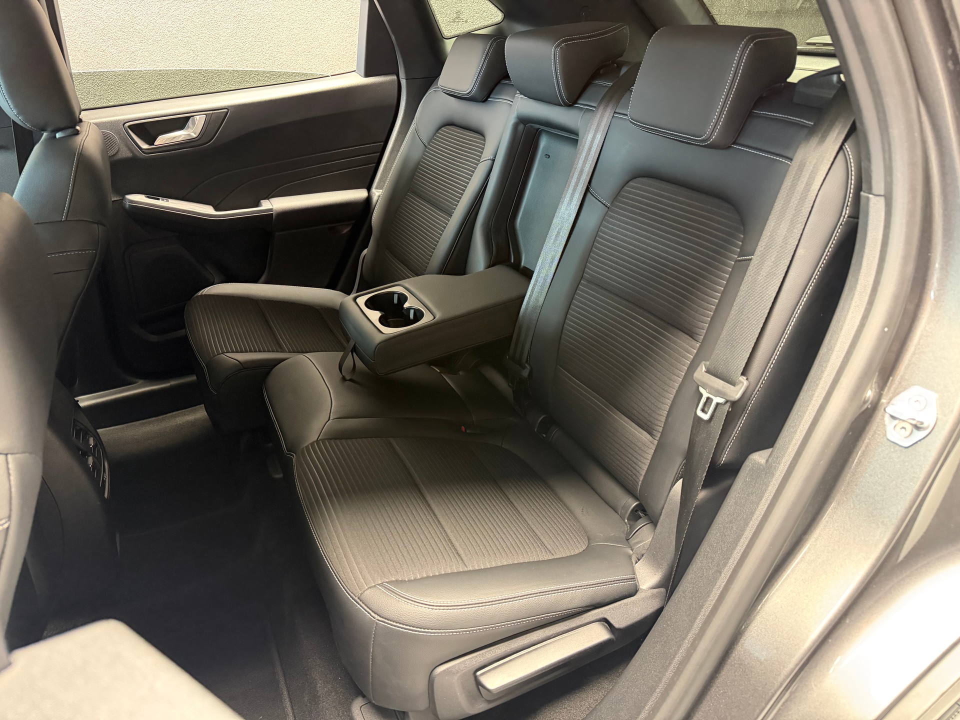 FORD Kuga 2.5 FHEV Titanium X 4WD • B&O, ACC, KAMERA-image-6