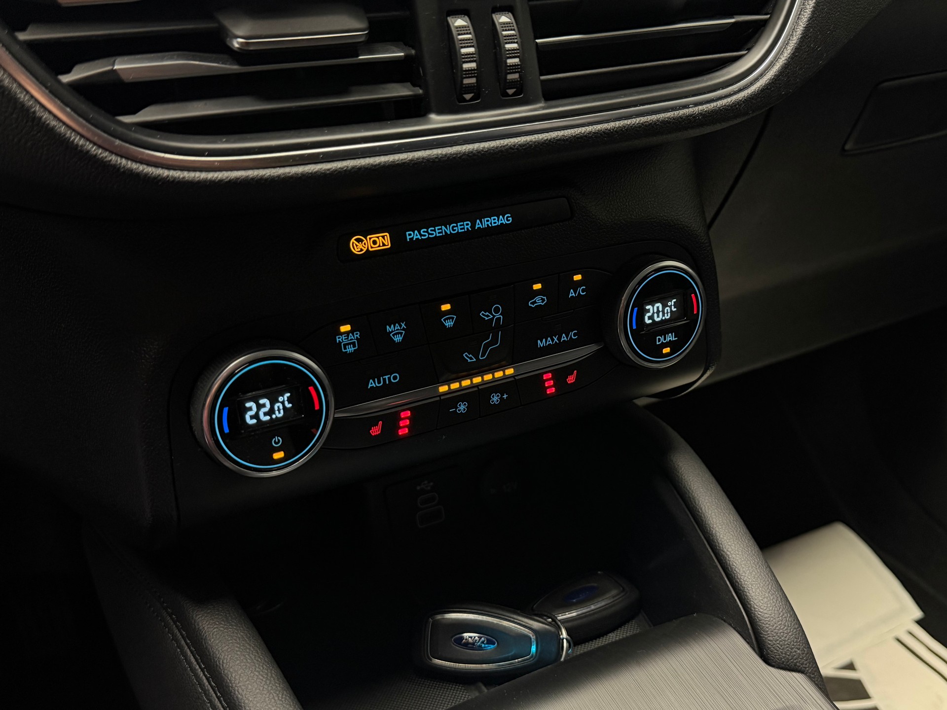 FORD Kuga 2.5 FHEV Titanium X 4WD • B&O, ACC, KAMERA-image-9