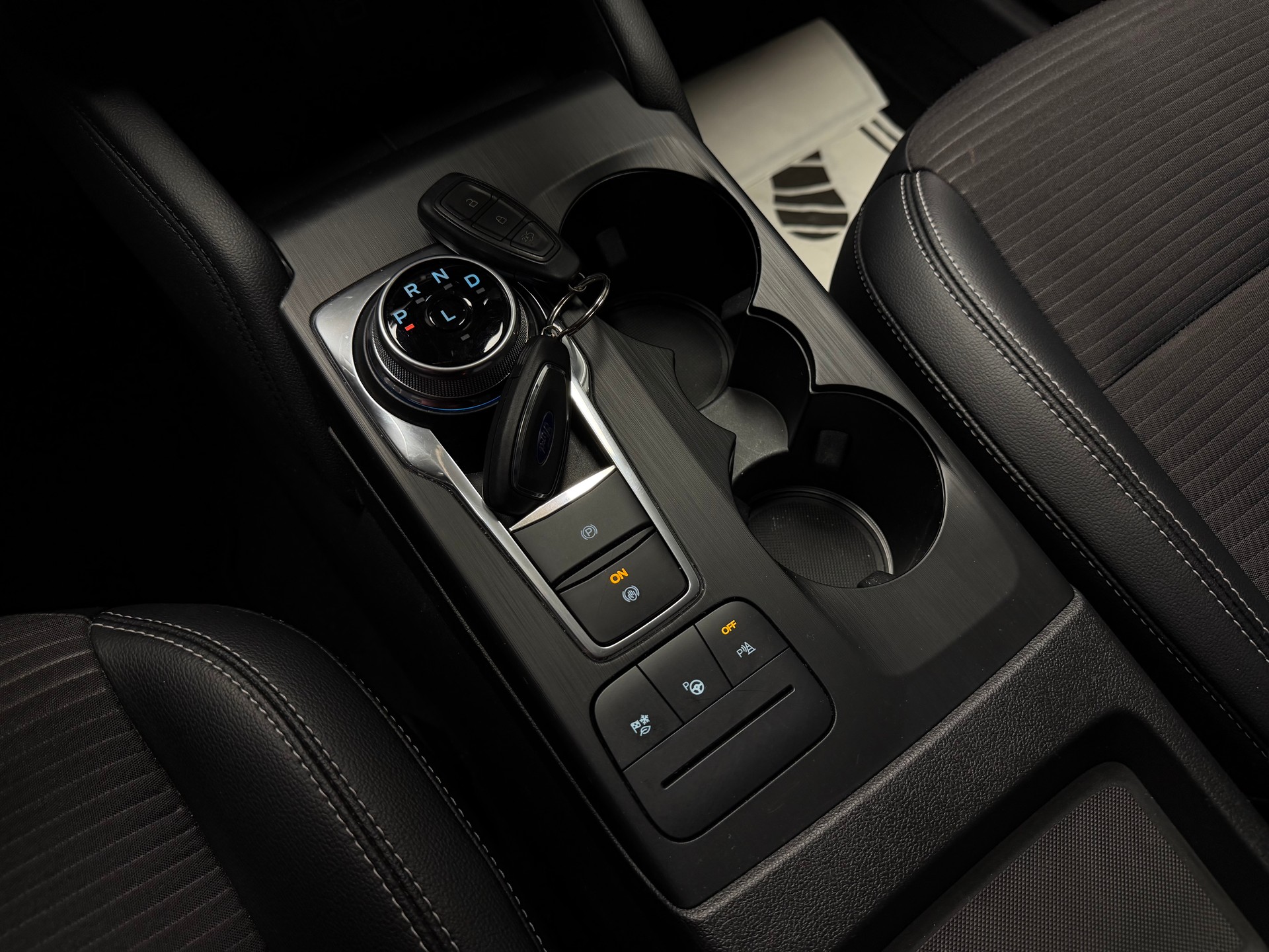 FORD Kuga 2.5 FHEV Titanium X 4WD • B&O, ACC, KAMERA-image-11