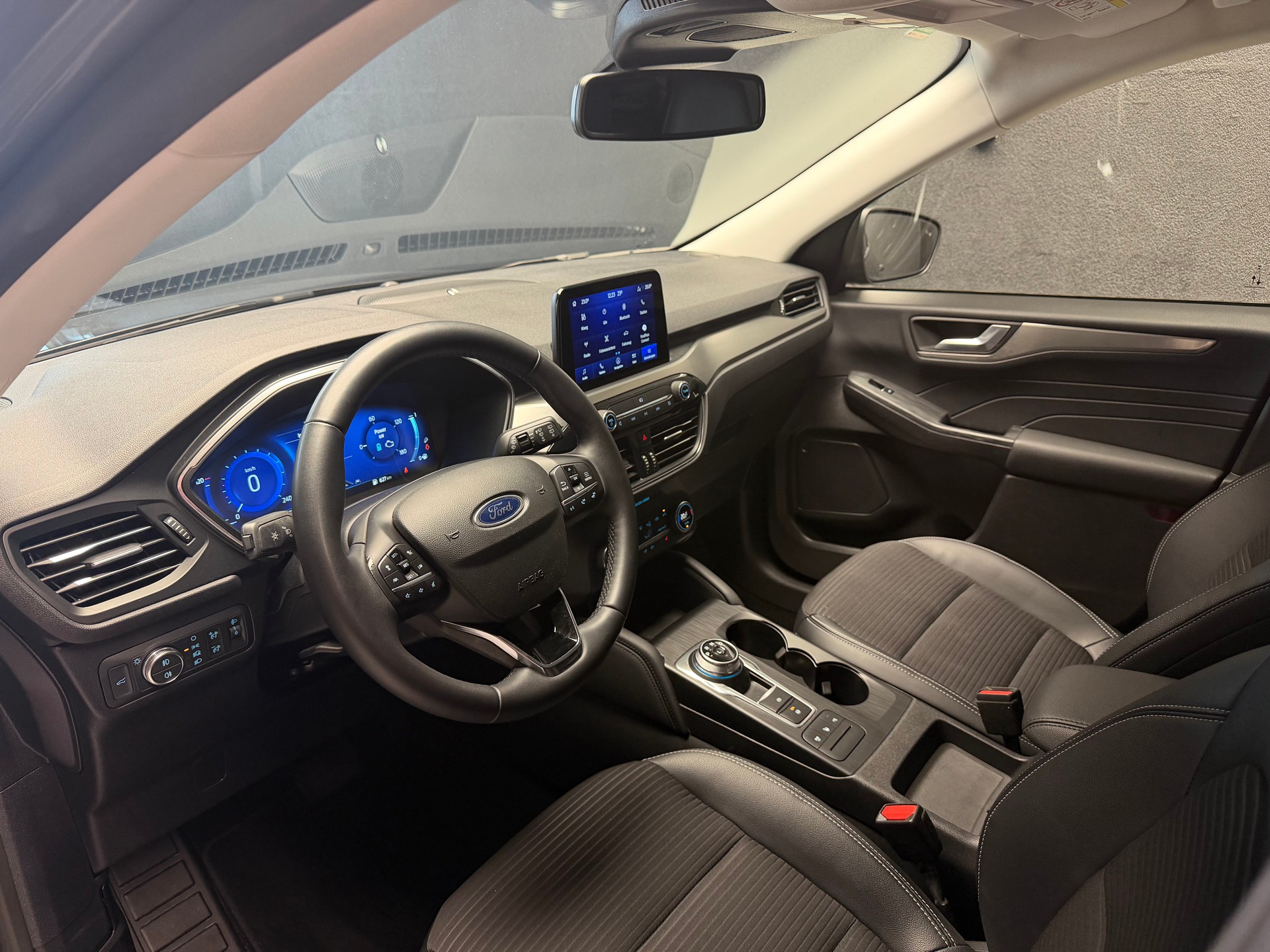 FORD Kuga 2.5 FHEV Titanium X 4WD • B&O, ACC, KAMERA-image-3