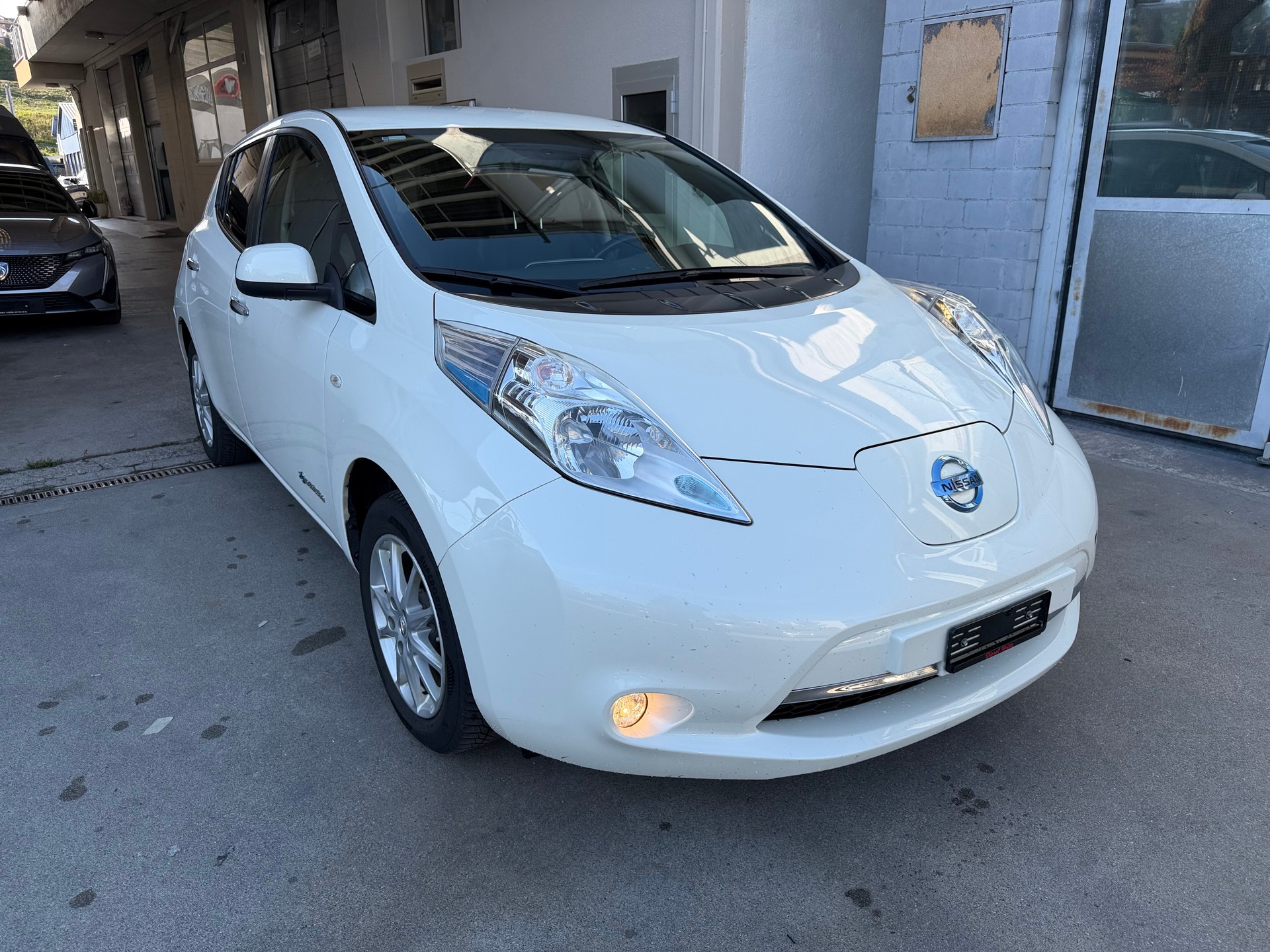 NISSAN Leaf acenta 30kWh (incl battery)-image-1