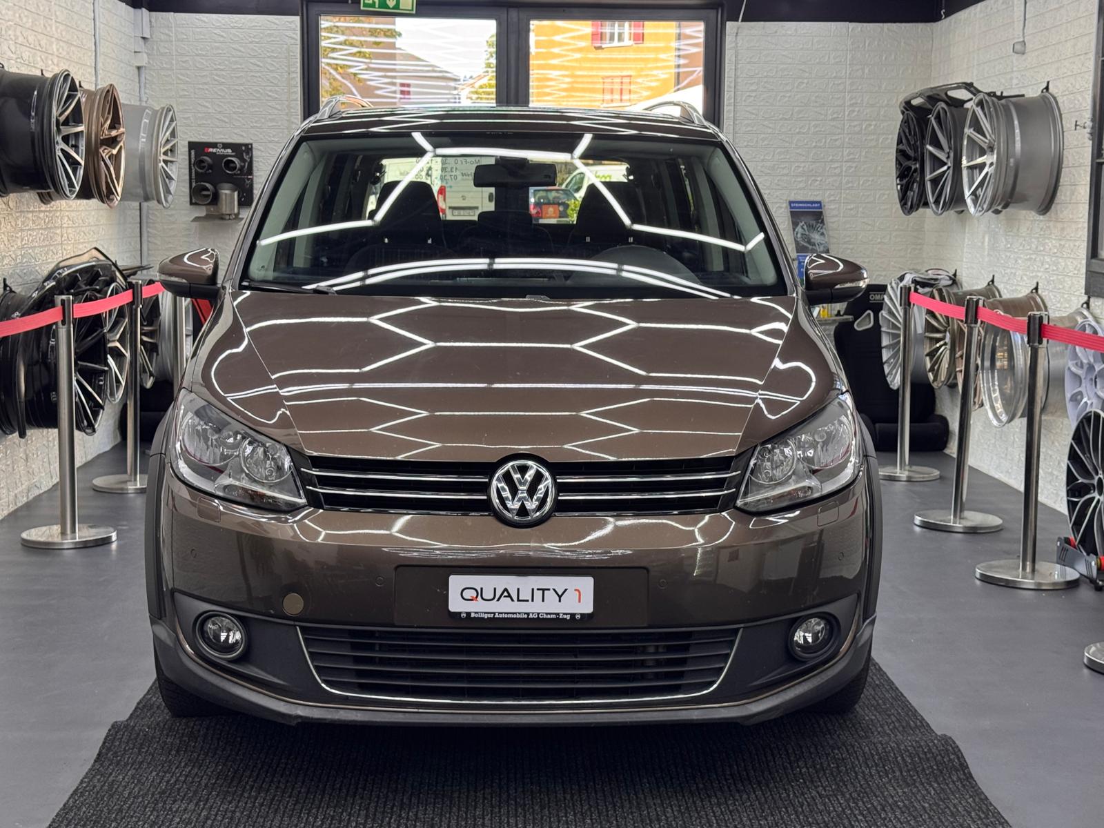 VW CrossTouran 1.4 TSI DSG-image-1