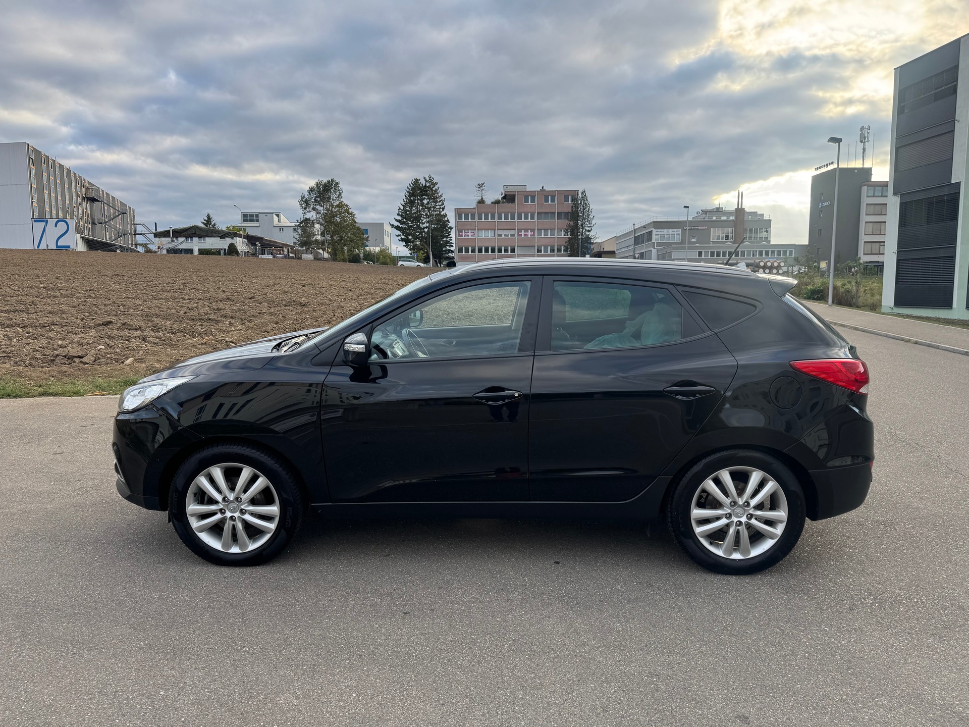 HYUNDAI HYUNDAI ix 35 2.0L CRDI LUXURY 4WD-image-3