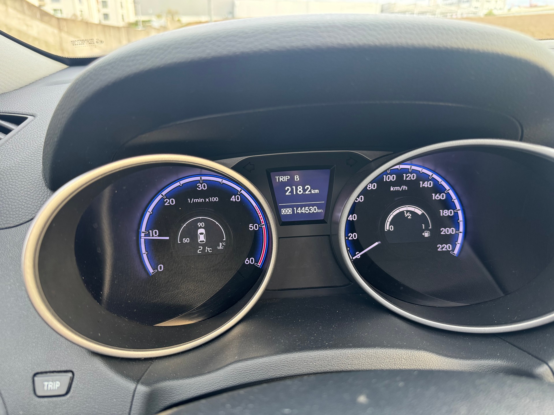 HYUNDAI HYUNDAI ix 35 2.0L CRDI LUXURY 4WD-image-12