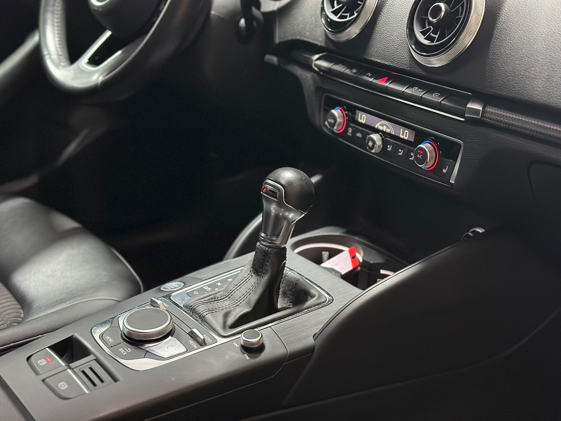 AUDI A3 Sportback 1.0 TFSI Design S-tronic-image-13
