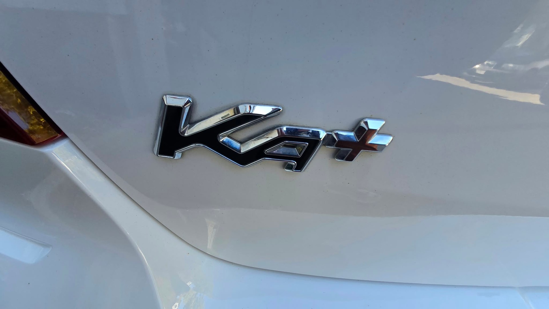 FORD KA+ 1.2 Ti-VCT Active SUV-image-2