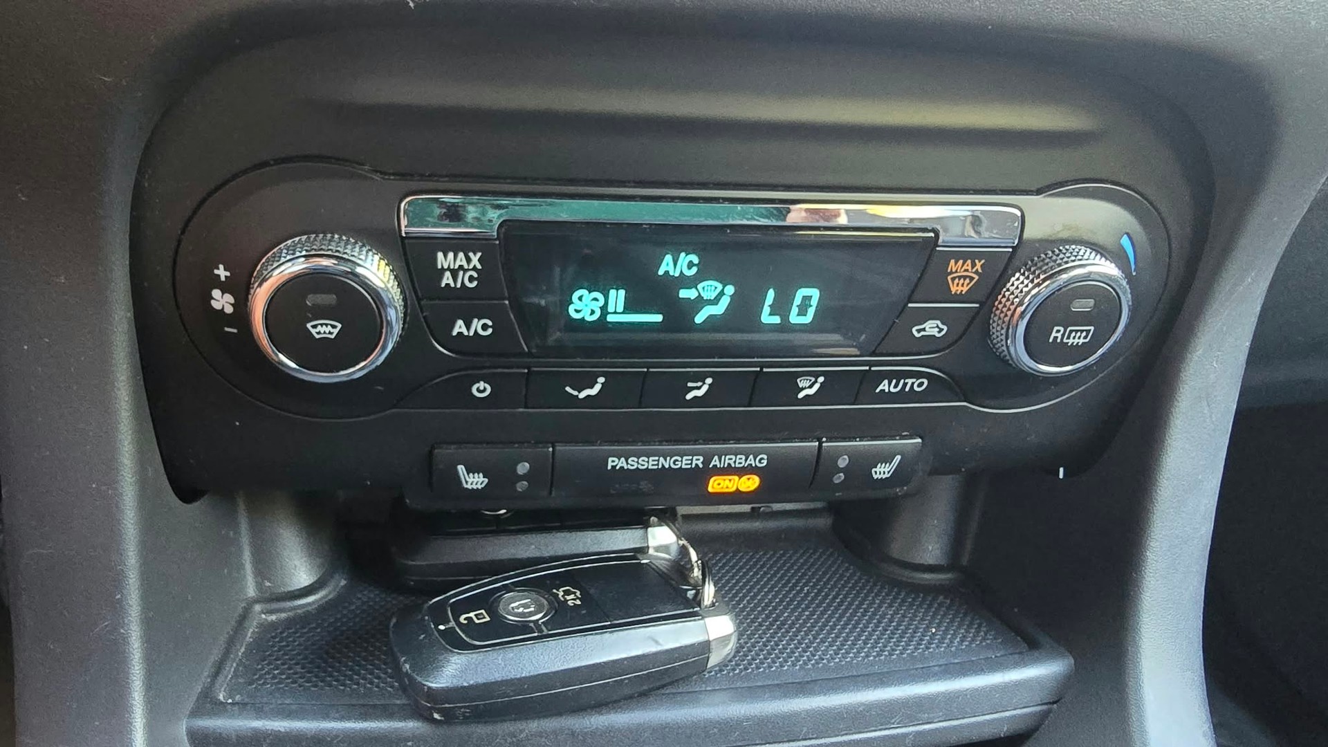 FORD KA+ 1.2 Ti-VCT Active SUV-image-9