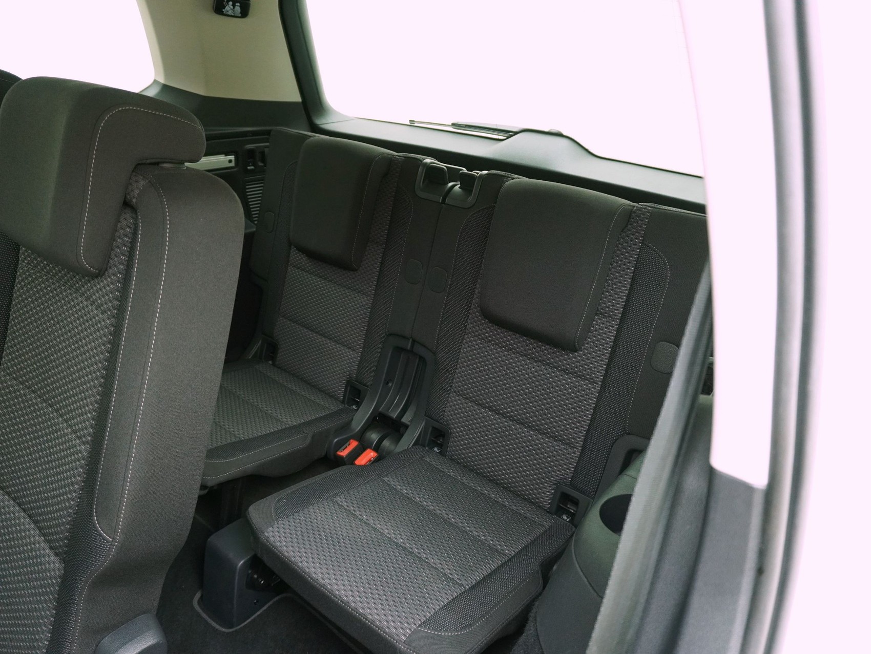 VW Touran 1.5 TSI DSG Comfortline-image-12