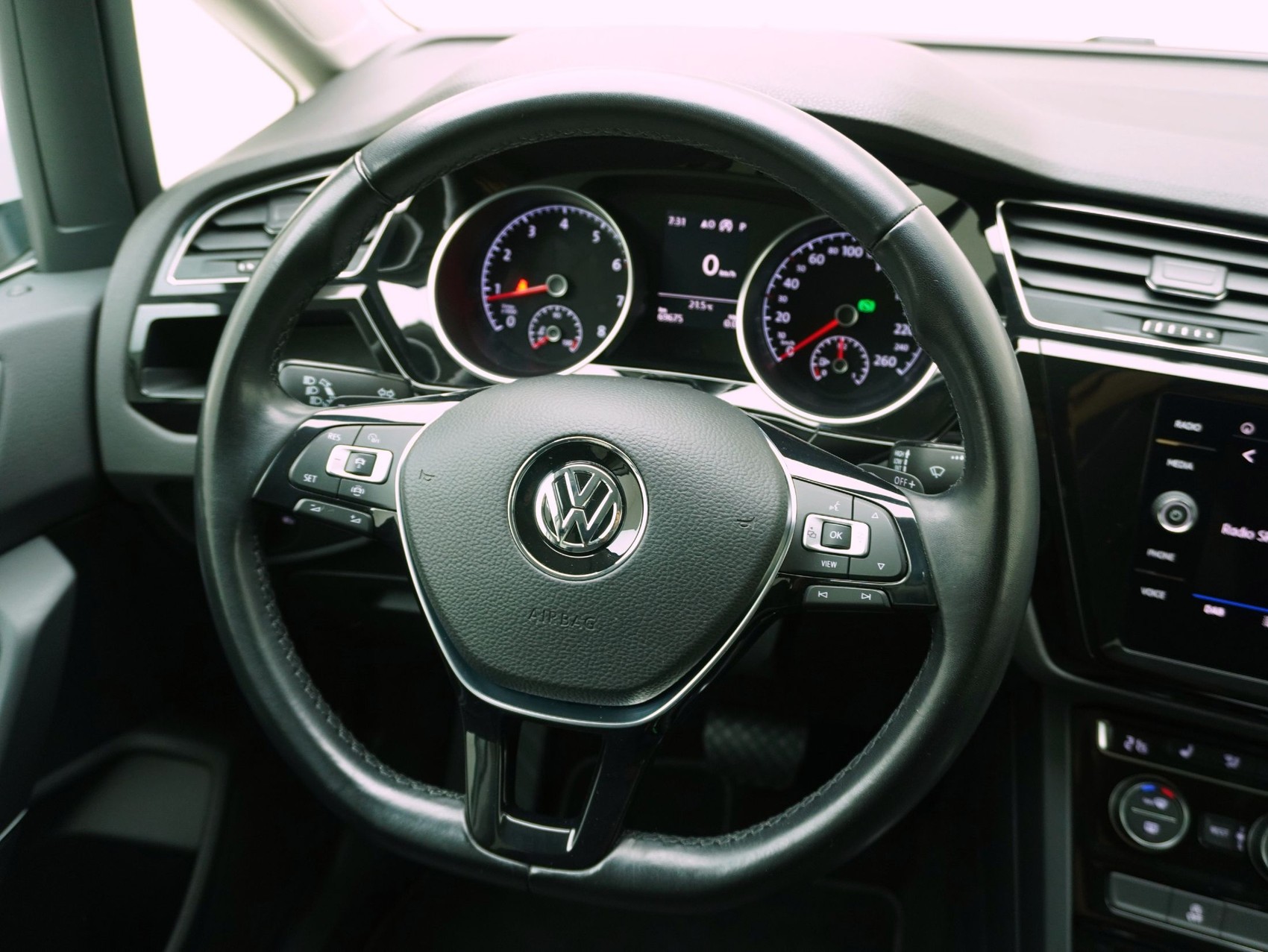 VW Touran 1.5 TSI DSG Comfortline-image-10