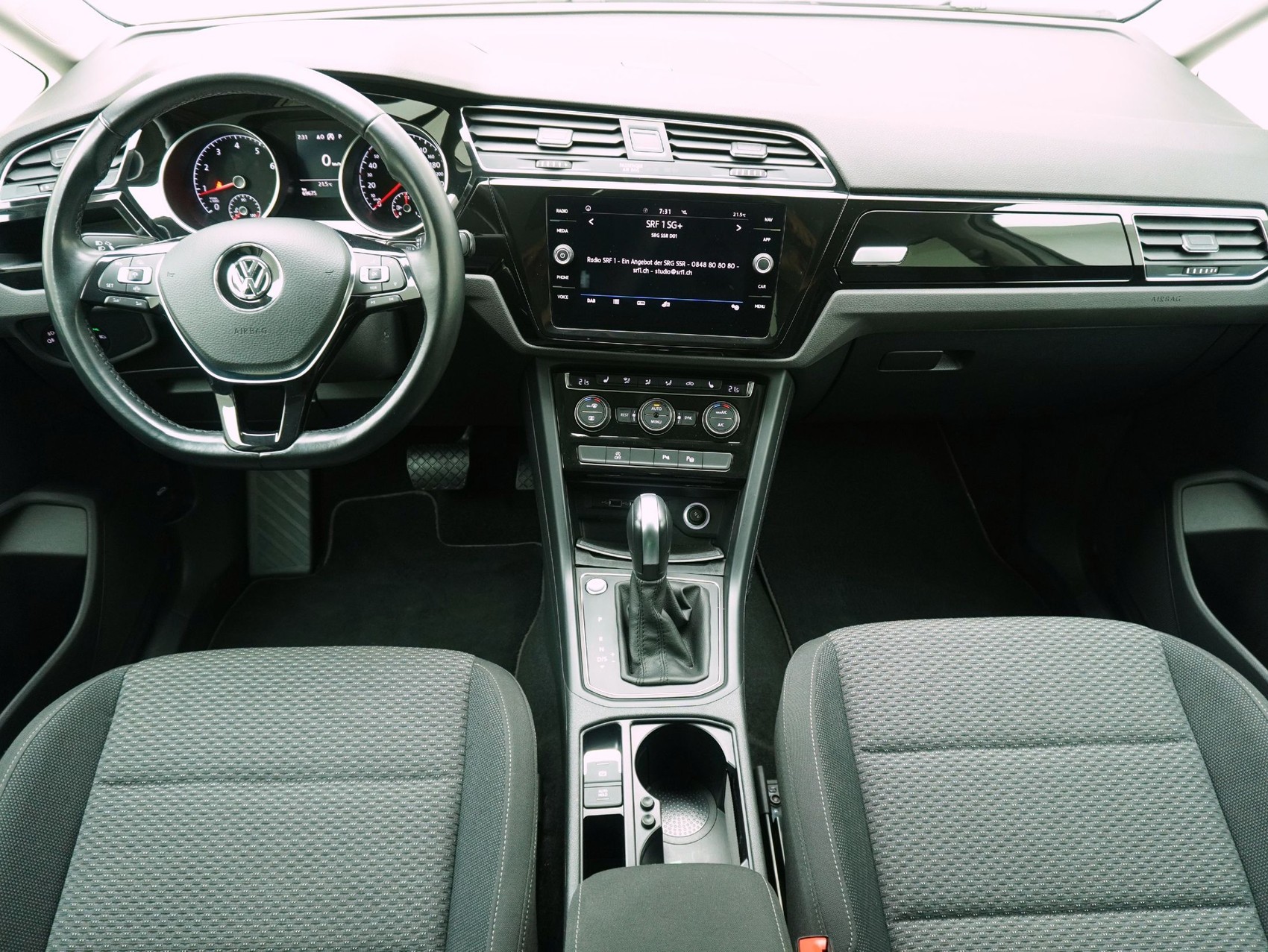 VW Touran 1.5 TSI DSG Comfortline-image-14