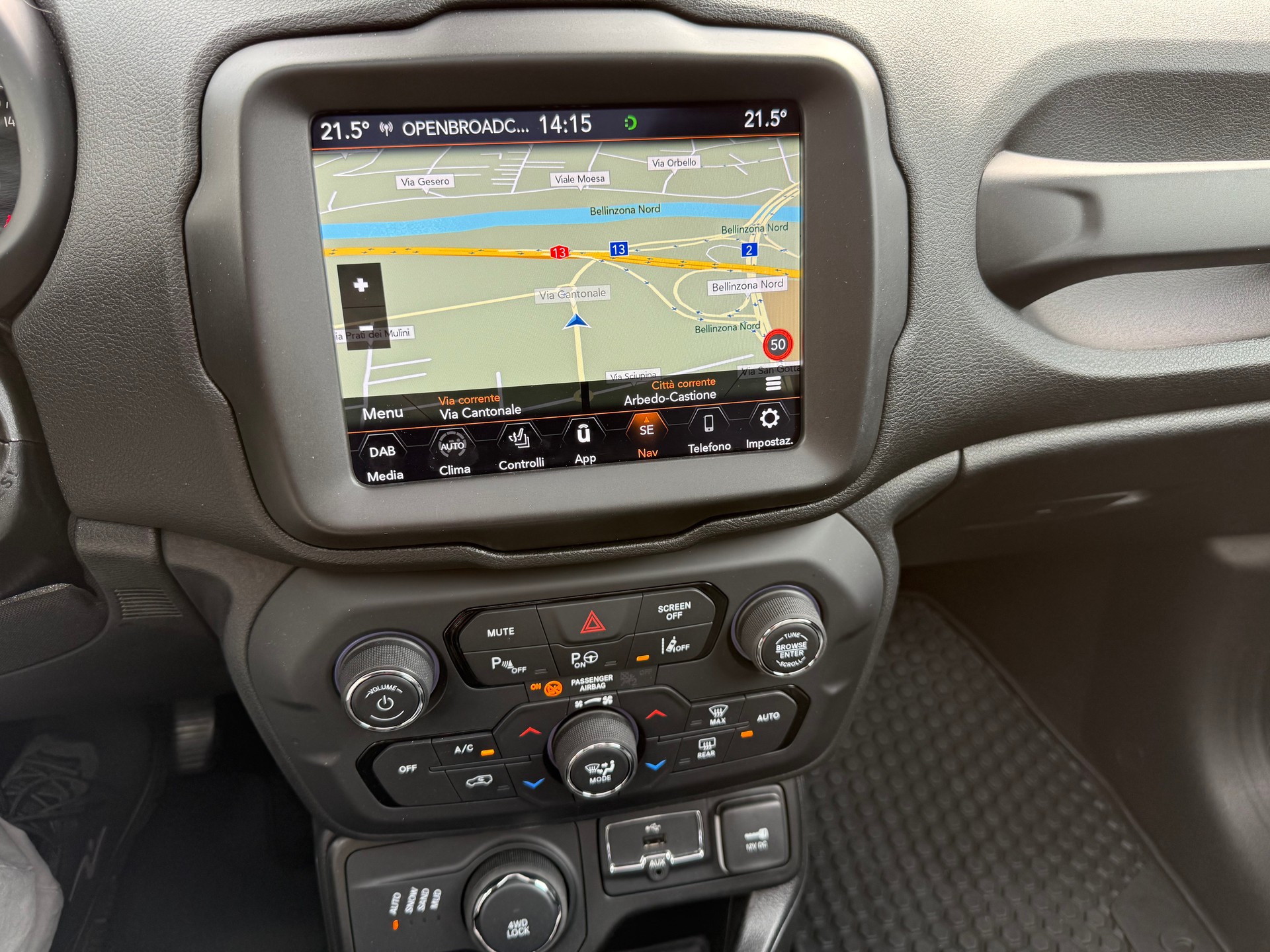 JEEP Renegade 1.3 Turbo Limited AWD-image-11