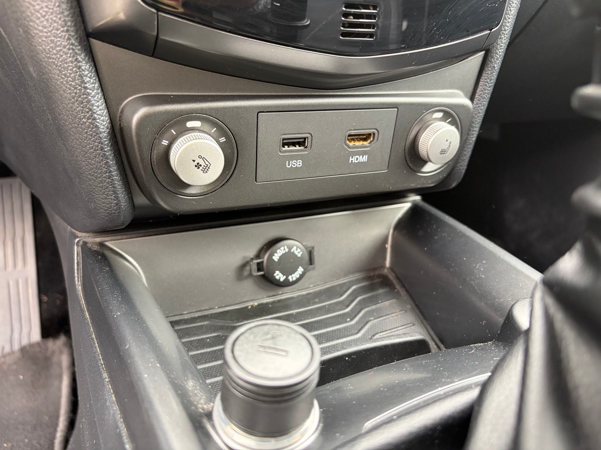 KGM-SsangYong XLV 1.6 eXDi Sapphire 4WD-image-11