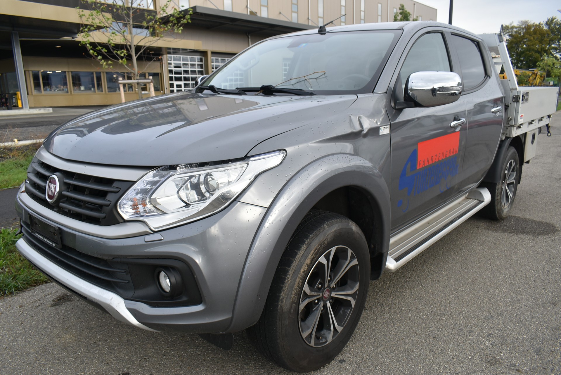 FIAT Fullback LX 2.4 MJ DC Swiss 4WD A-image-6