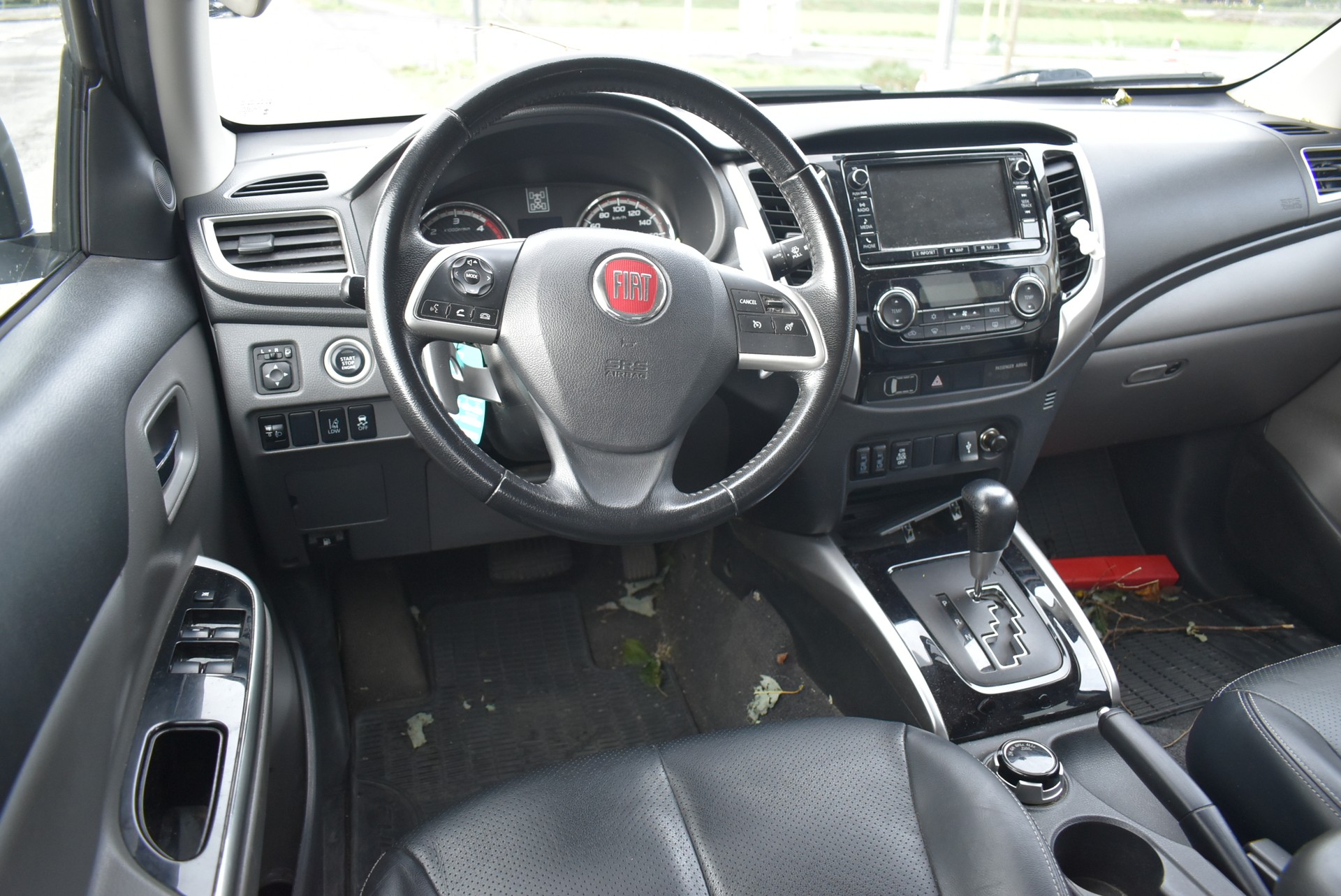 FIAT Fullback LX 2.4 MJ DC Swiss 4WD A-image-5