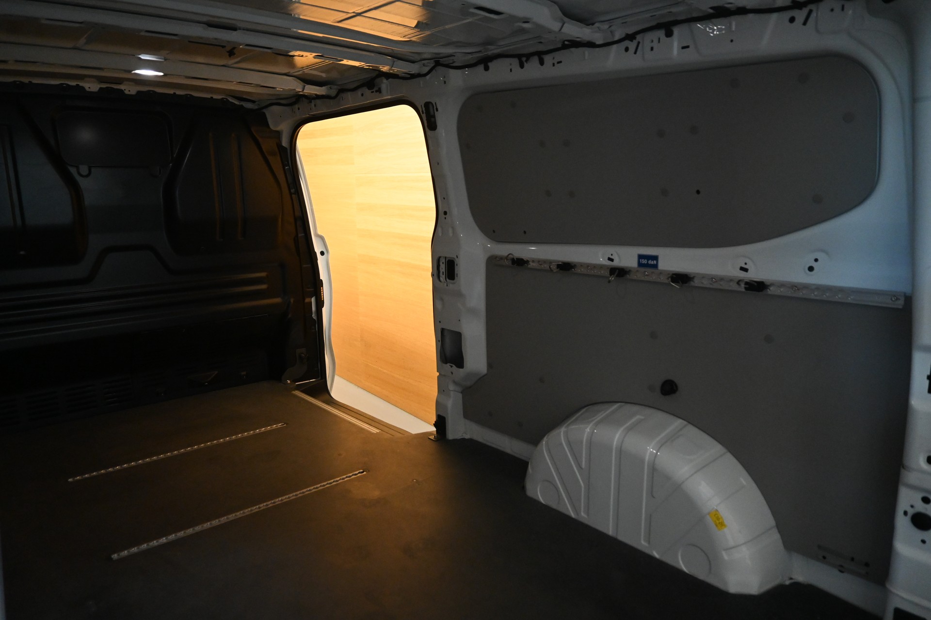 VW Transporter 2.0 TDI Lang-image-6