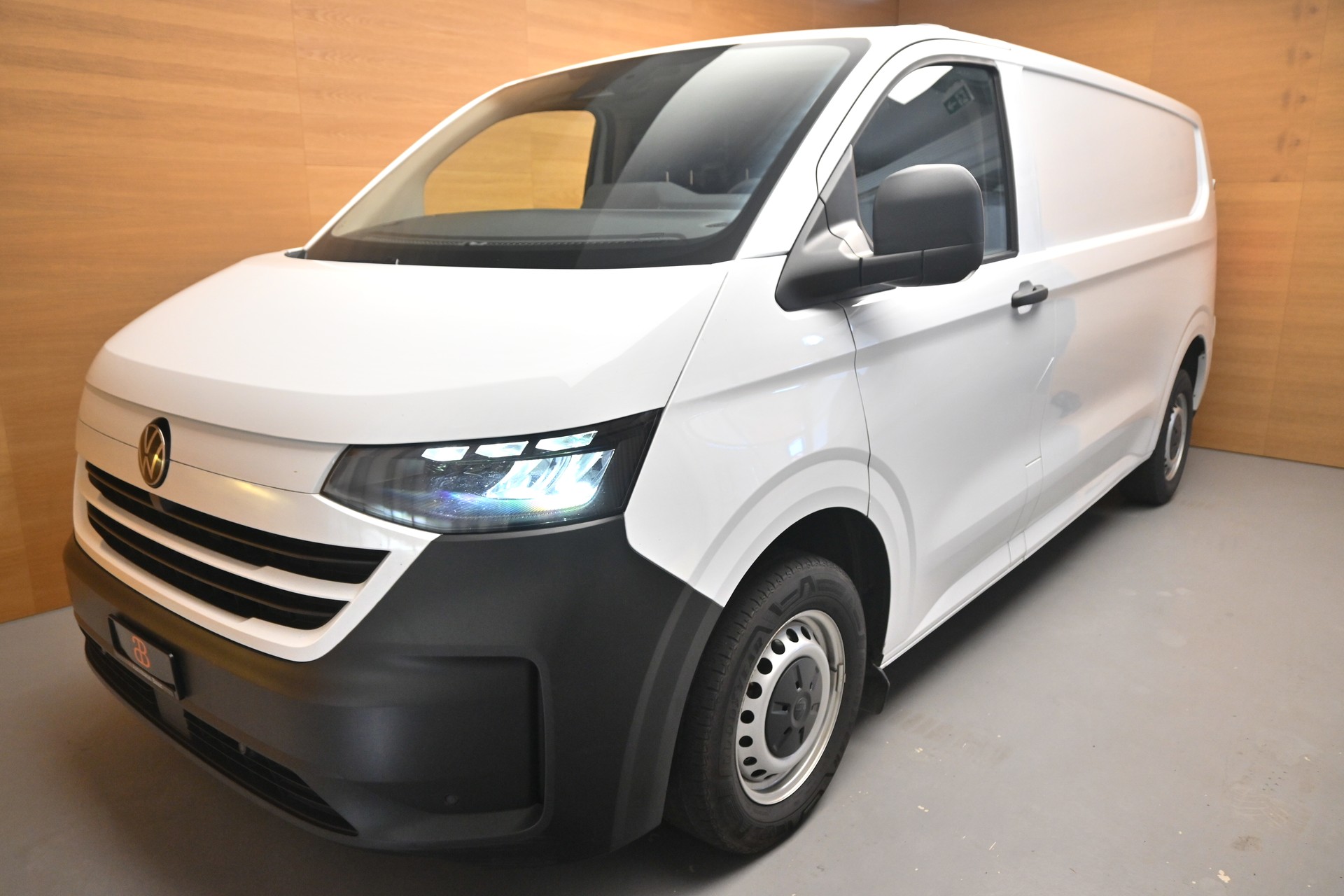 VW Transporter 2.0 TDI Lang-image-1