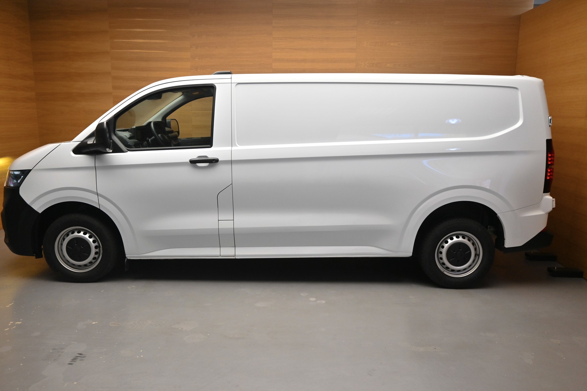 VW Transporter 2.0 TDI Lang-image-3