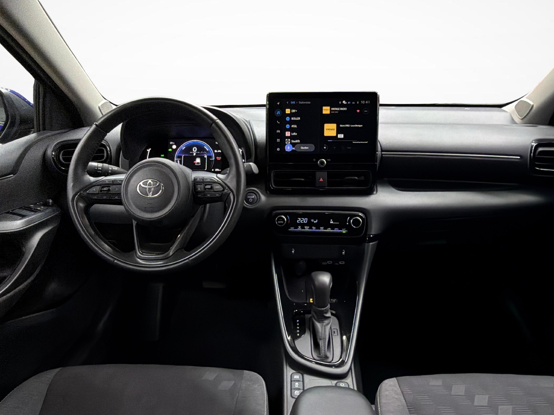 TOYOTA Yaris 1.5 VVT-i HSD Trend-image-8