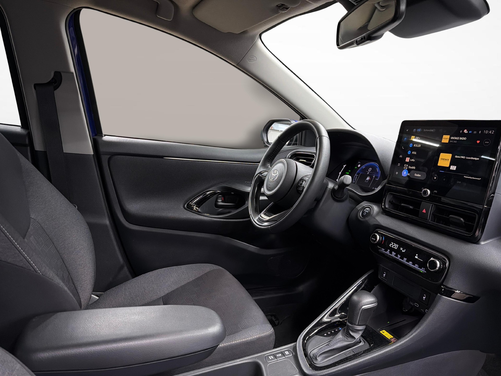TOYOTA Yaris 1.5 VVT-i HSD Trend-image-9