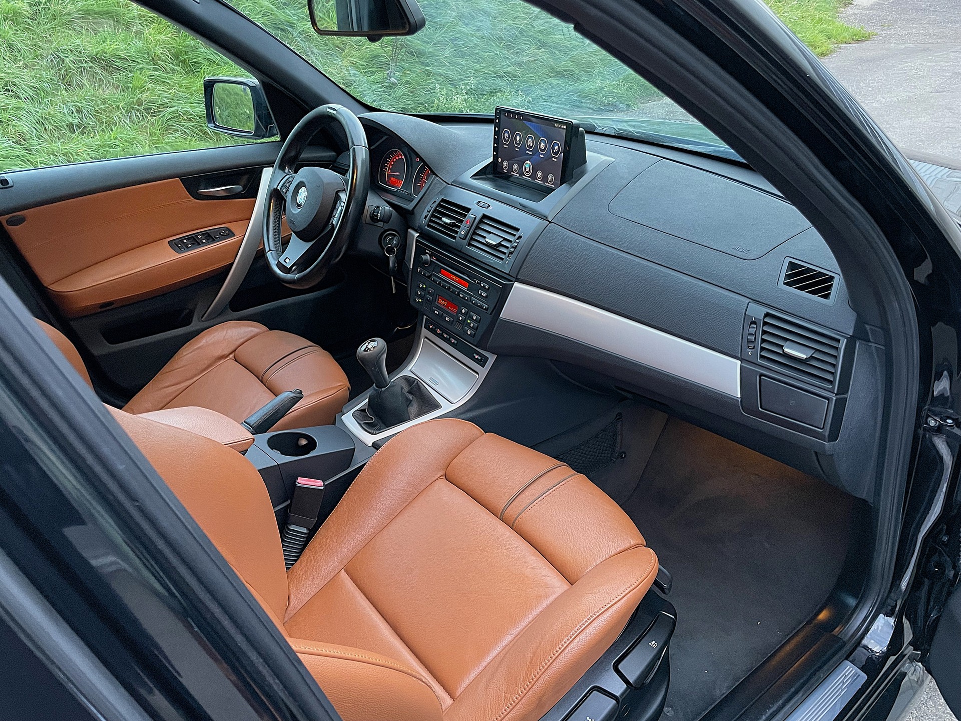 BMW 3.0si / 4x4 (Allrad) / IN TOP-ZUSTAND / M-Paket / 272 PS / GEPFLEGT / 6-Gang-Schaltung / Noch Mfk-image-3