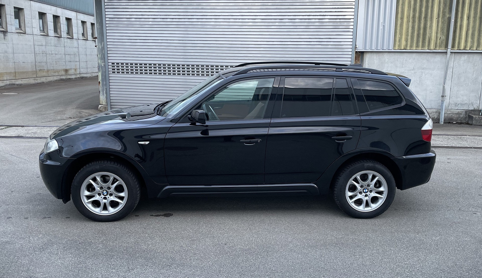 BMW 3.0si / 4x4 (Allrad) / IN TOP-ZUSTAND / M-Paket / 272 PS / GEPFLEGT / 6-Gang-Schaltung / Noch Mfk-image-1