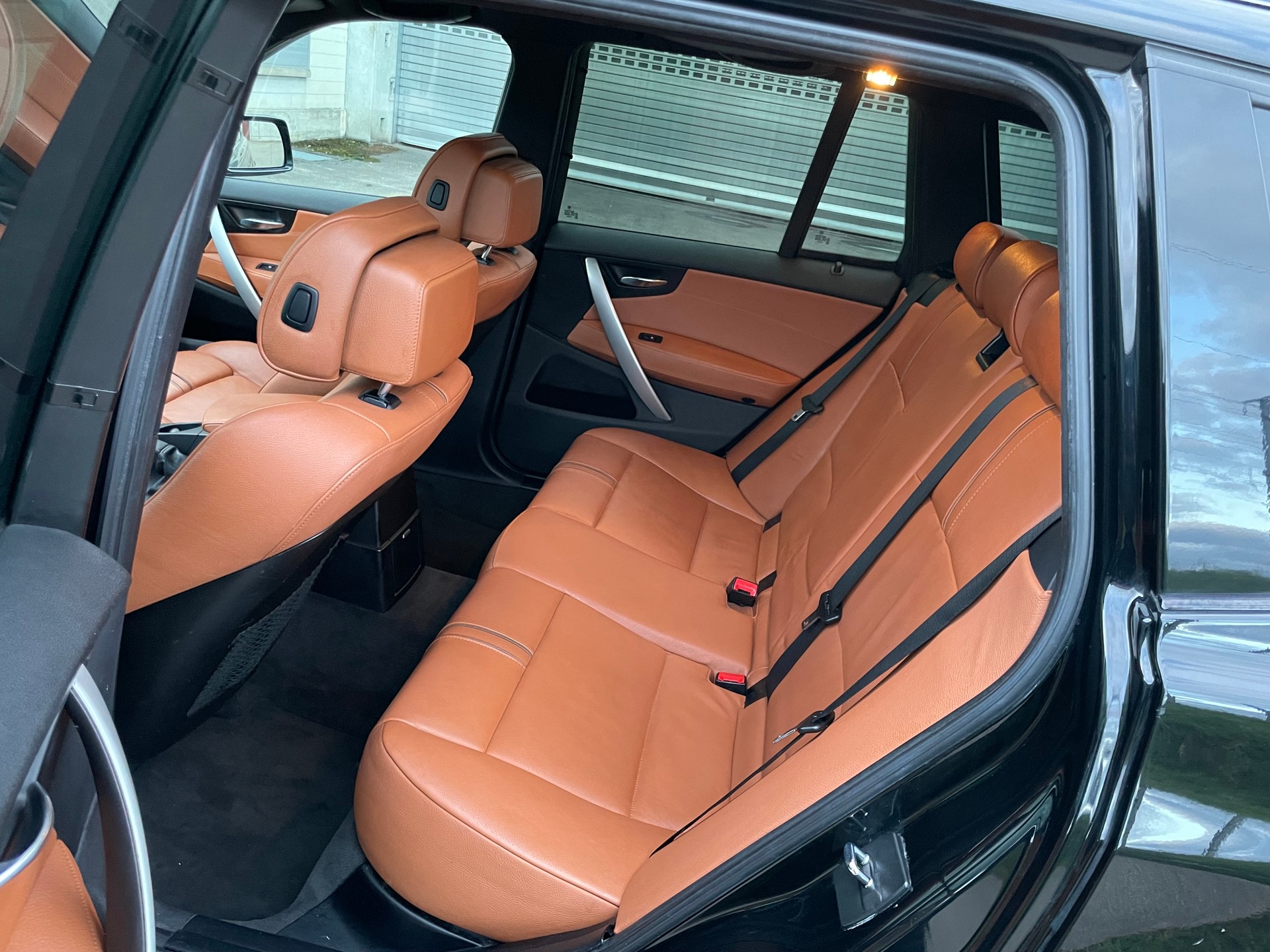 BMW 3.0si / 4x4 (Allrad) / IN TOP-ZUSTAND / M-Paket / 272 PS / GEPFLEGT / 6-Gang-Schaltung / Noch Mfk-image-4
