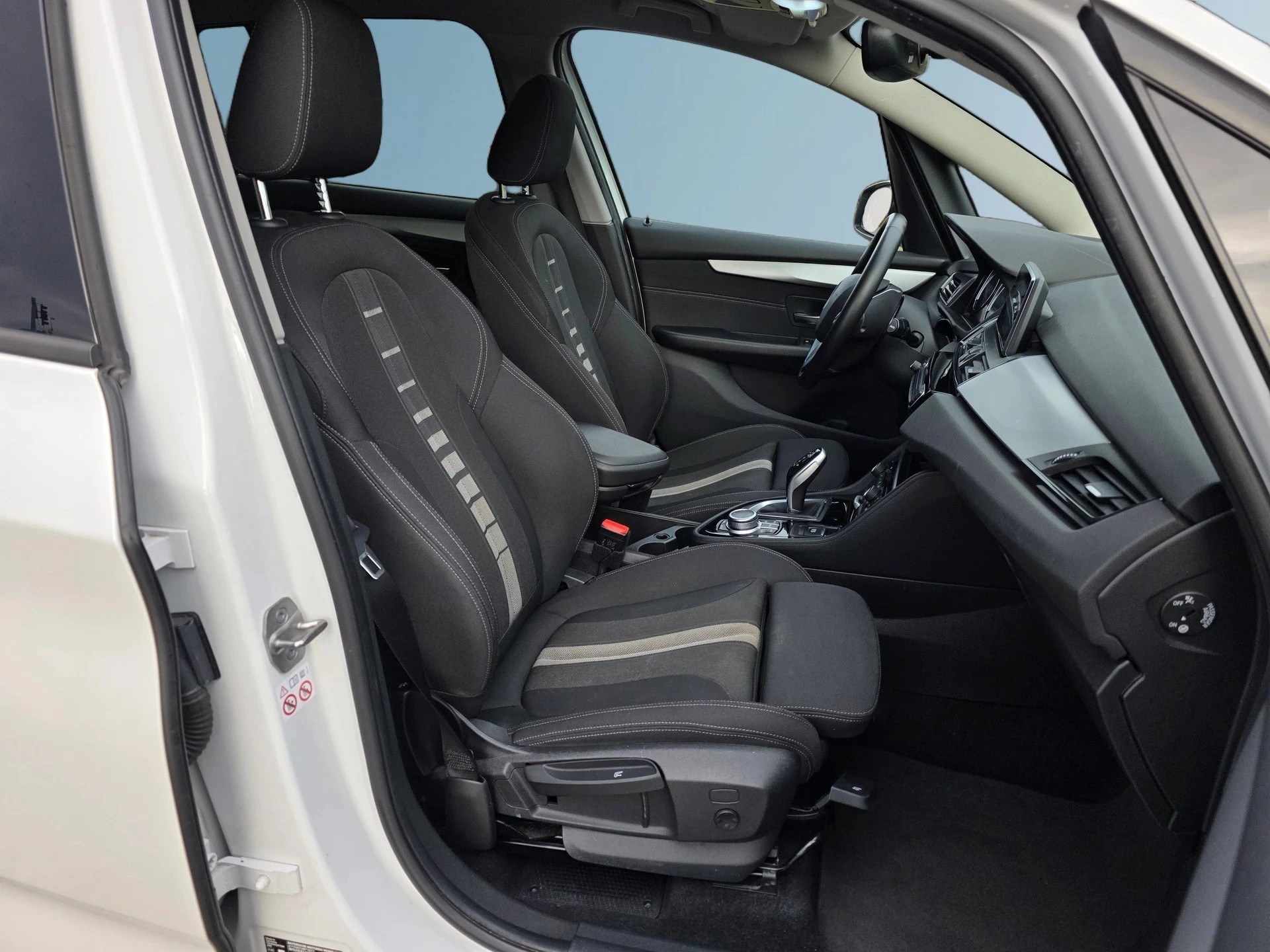 BMW 218d xDrive Gran Tourer Steptronic * CH-Fahrzeug * ab MFK *-image-17