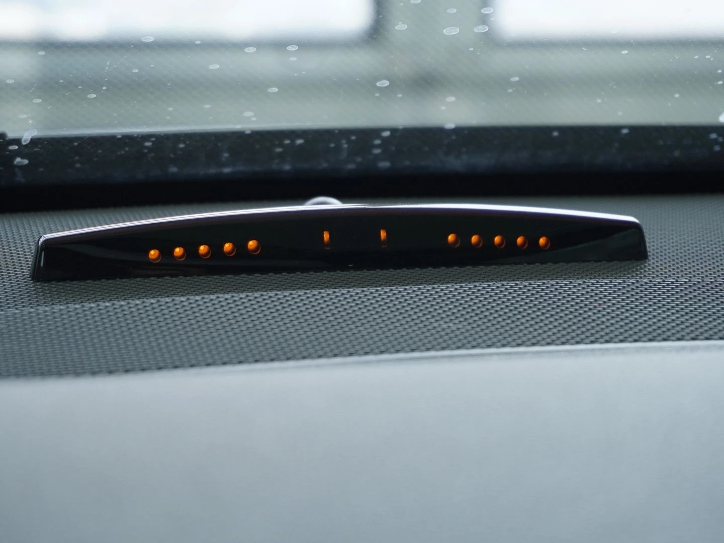 MERCEDES-BENZ E 250 CGI BlueEfficiency Automatic-image-6