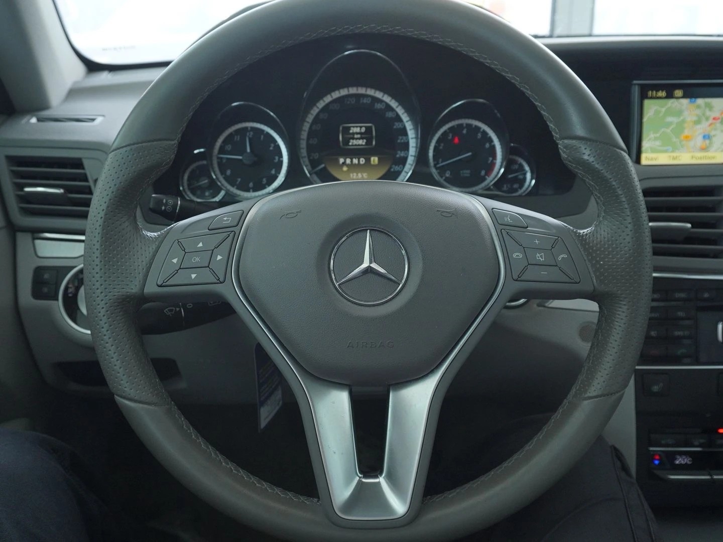 MERCEDES-BENZ E 250 CGI BlueEfficiency Automatic-image-4