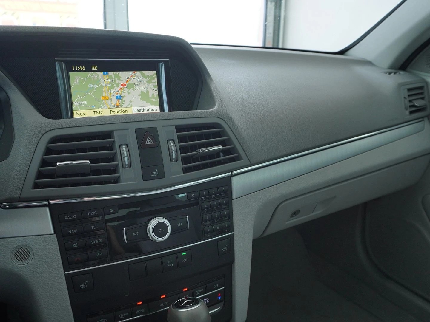 MERCEDES-BENZ E 250 CGI BlueEfficiency Automatic-image-5