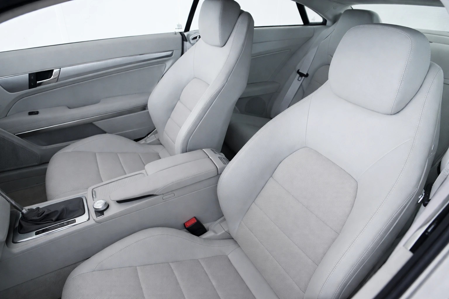 MERCEDES-BENZ E 250 CGI BlueEfficiency Automatic-showroom-element-2