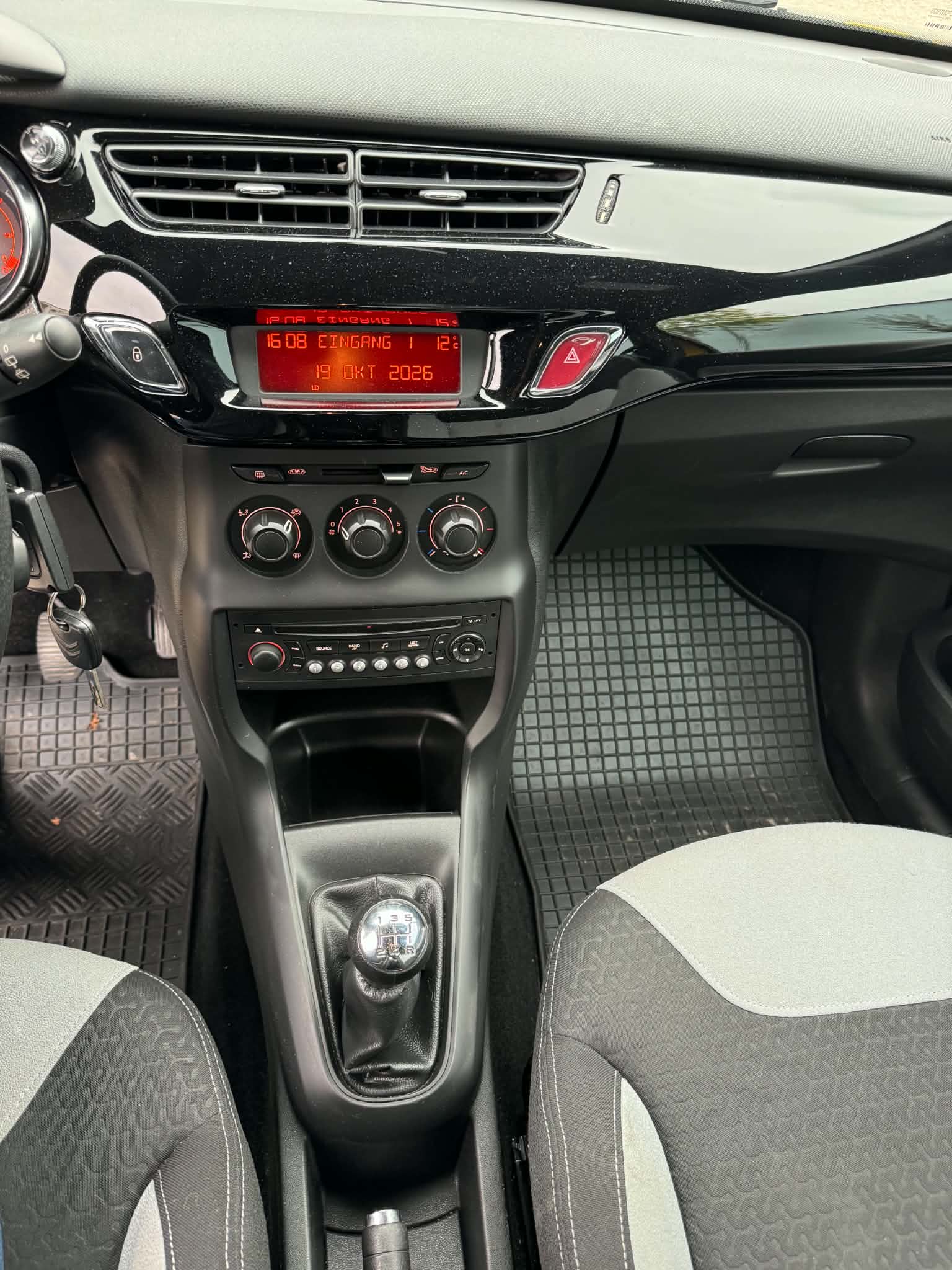 DS AUTOMOBILES DS3 1.4 VTi Chic-image-3