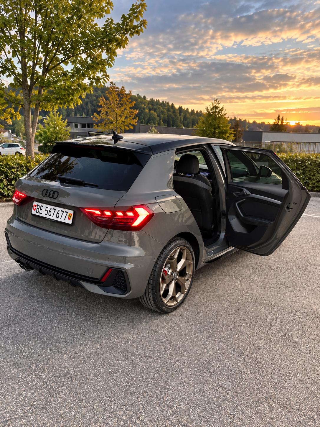 AUDI 2.0 40 TFSI S Line S-Tronic-image-1
