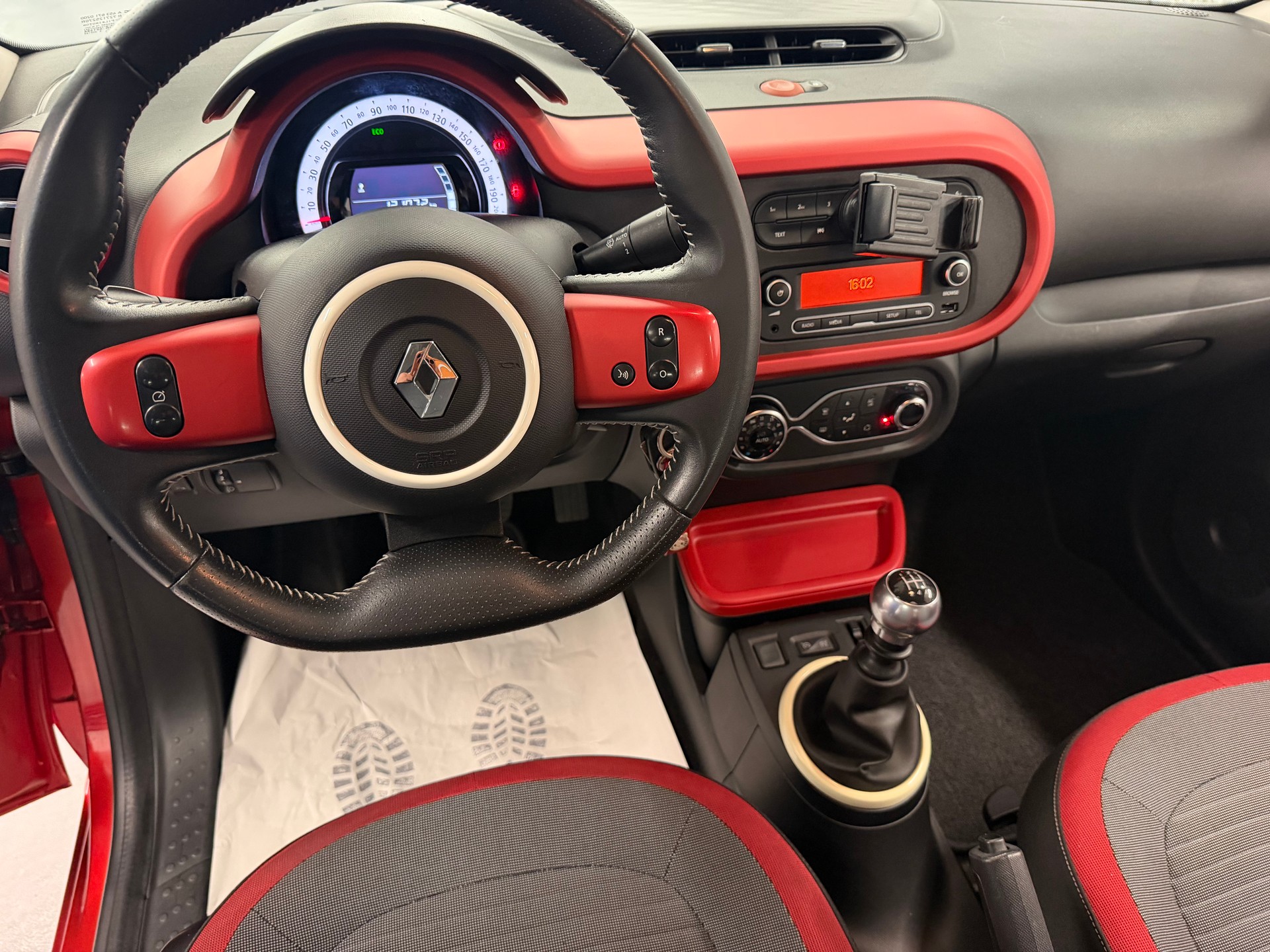 RENAULT Twingo 0.9 Intens-image-9