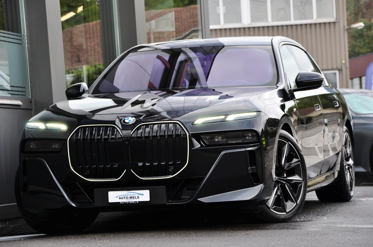 BMW 740d xDrive 48V M Sport Pro Steptronic-image-0
